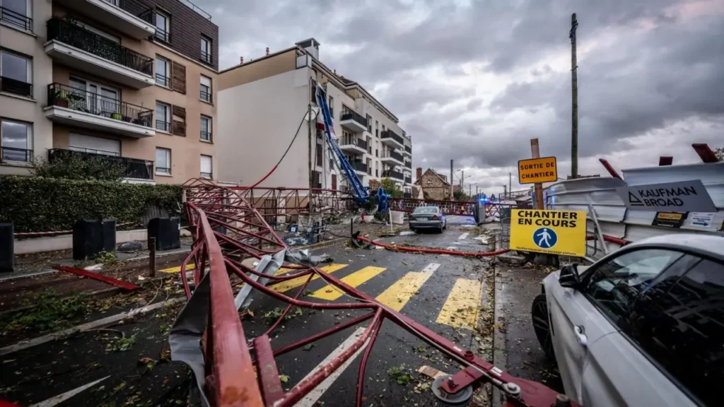 Tornado raro atinge subúrbio de Paris, deixa 1 morto e 9 feridos