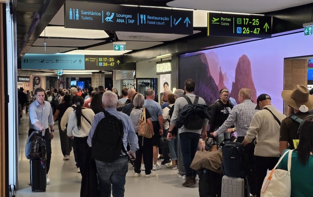 Turismo de Portugal cobra governo por caos no aeroporto de Lisboa Turismo de Portugal cobra governo por caos no aeroporto de Lisboa