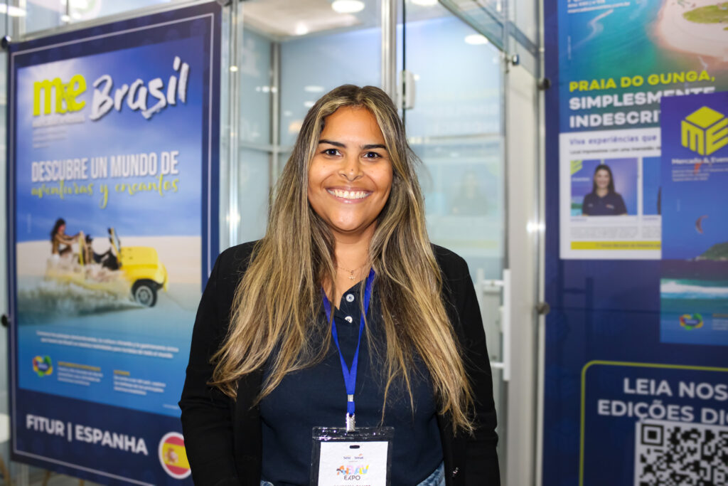 Azul Viagens reúne 300 agentes em MG e lança formato internacional do “Agente Tá On” Patrícia Gomes, gerente comercial da Azul Viagens