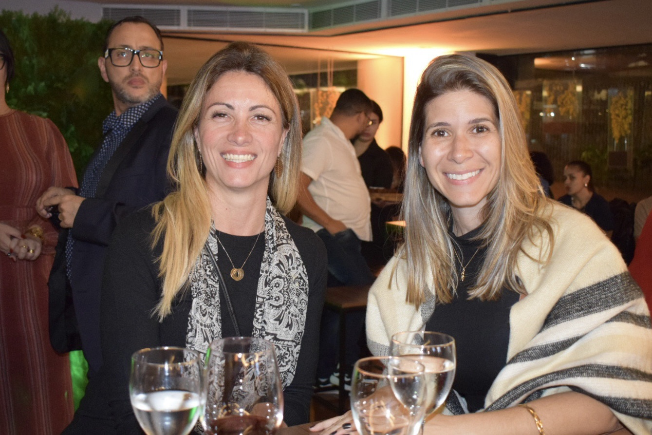Thais Luz, da Startur; e Thais Fresatto, da Travel4Mundi (Giulia Jardim/M&E)