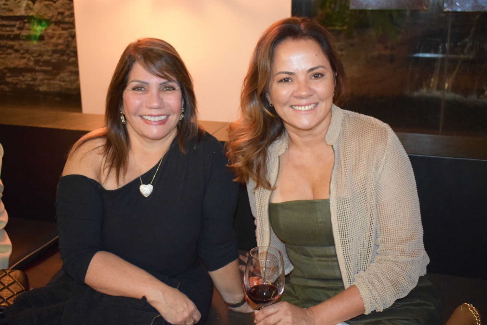 Rose Lessa, da Flytour; e Janaína Sá, da Trielli Viagens (Giulia Jardim/M&E)