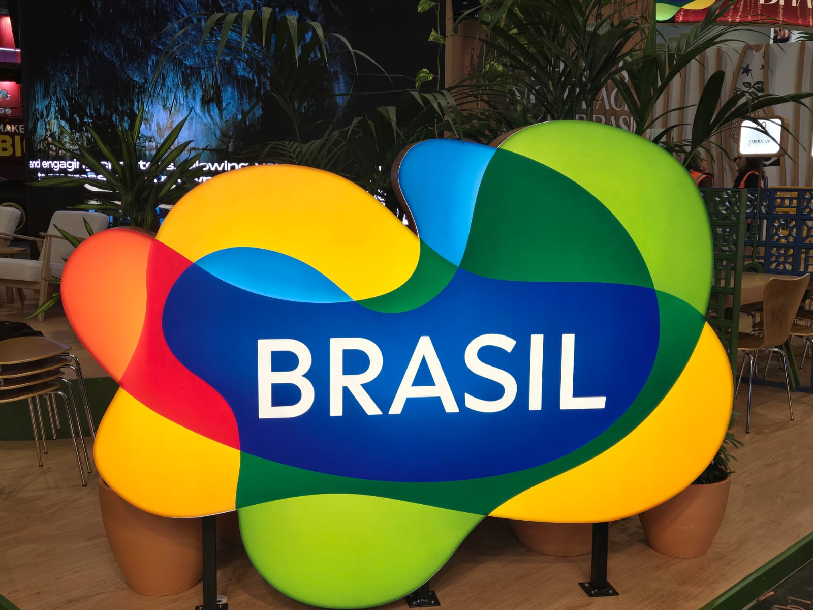 Ao longo de todo o estande fica evidente o protagonismo da Marca Brasil