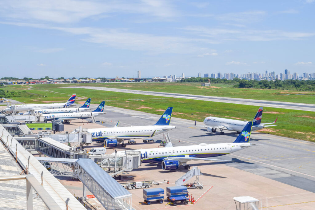 Com crescimento de 6% na movimentação, Aeroporto Internacional de Cuiabá estima receber 235 mil viajantes no mês de dezembro Com crescimento de 6% na movimentação, Aeroporto Internacional de Cuiabá estima receber 235 mil viajantes no mês de dezembro