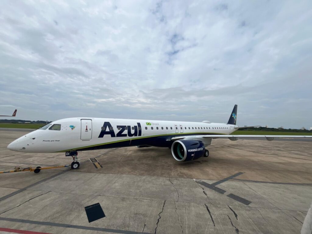 Azul faz 12 voos extras para levar torcedores às finais da Libertadores e Sul-Americana