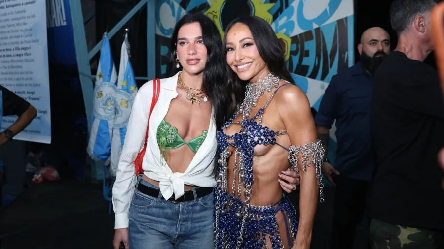 Dua Lipa As férias de Dua Lipa no Brasil: Veja 11 lugares que a diva pop conheceu