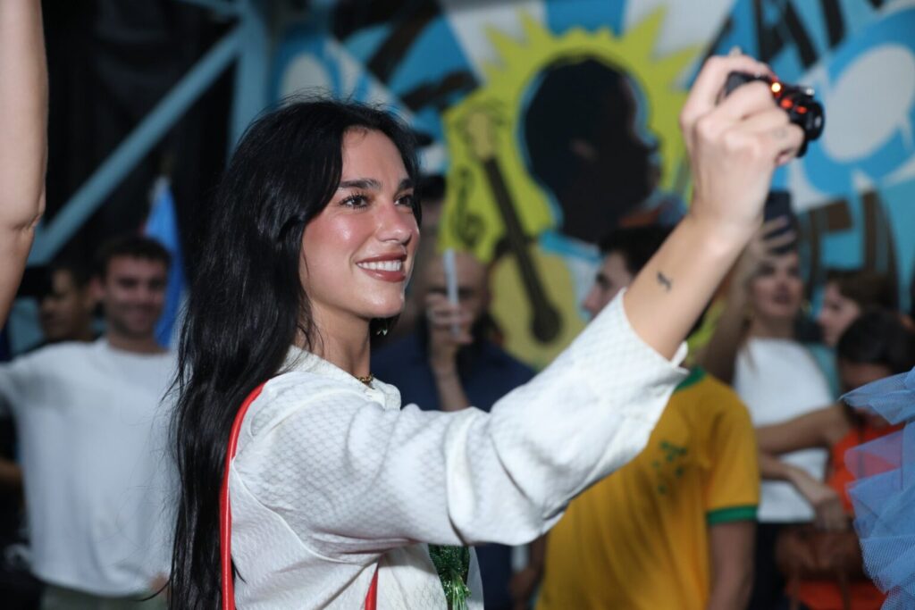 As férias de Dua Lipa no Brasil: Veja 11 lugares que a diva pop conheceu Dua