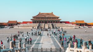 De acordo com estimativa da ONU, 1,4 bilhão de turistas viajaram para o exterior no ano de 2024