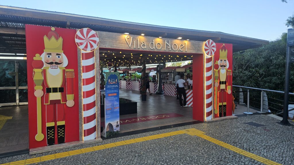 Recorde de visitantes impulsiona 2025 histórico no Bondinho Pão de Açúcar, que celebra Natal com Vila do Papai Noel
