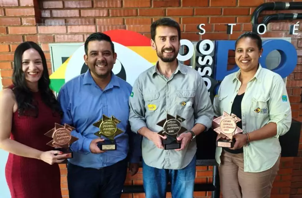 Home 16 3krjr7pkgpwkg Home