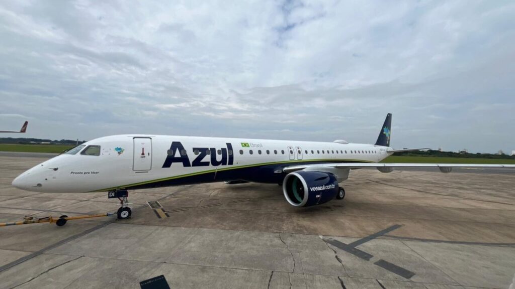 Azul apura decolagem de avião que passou sobre área de escape em Congonhas Levantamento inédito mapeia preferências de assentos, datas de pico e destinos mais comprados de última hora (Divulgação/Azul)