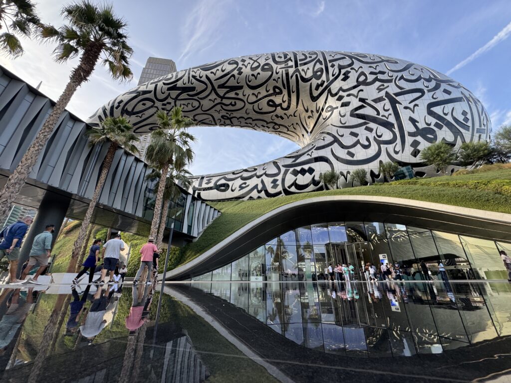 5 impactos do fechamento do espaço aéreo de Dubai após ataques no Oriente Médio
