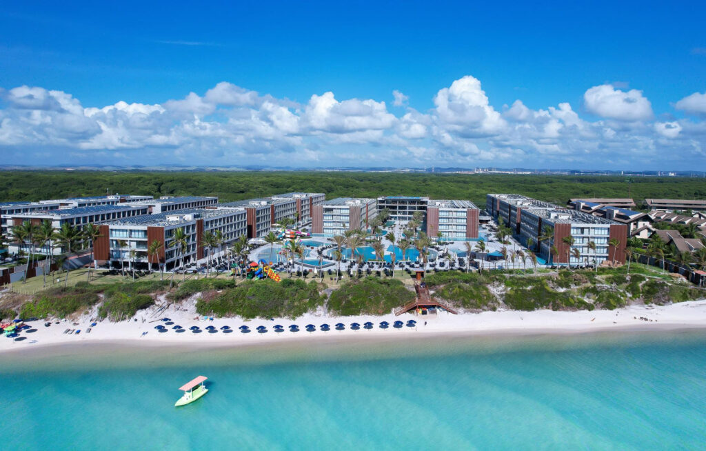 Maior aposta da GAV Resorts: conheça o Porto 2 Life em Porto de Galinhas A praia de Muro Alto, em Ipojuca, é uma das mais famosas por conta da barreira de corais, que a torna uma grande piscina natural (Divulgação/GAV Resorts) Porto 2 Life