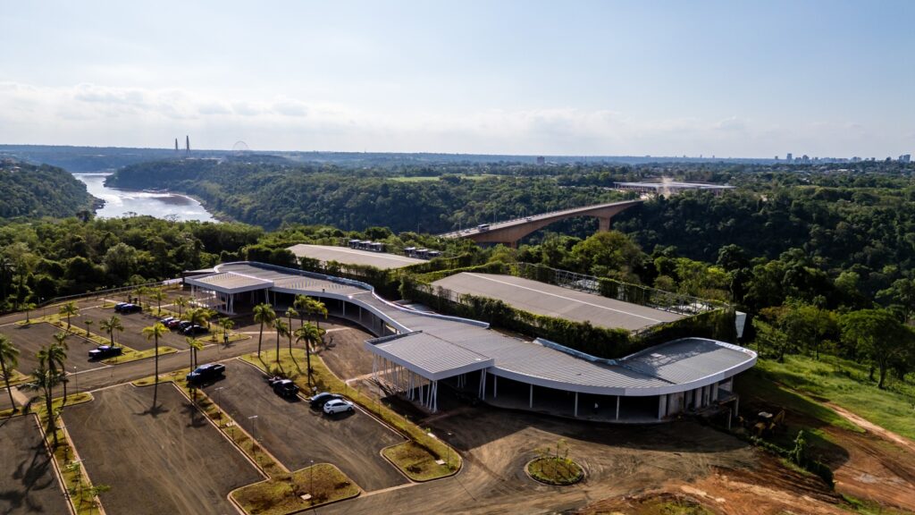 Centro de Convenções Iryapú estreia com megaevento e coloca Puerto Iguazú no mapa dos grandes encontros internacionais