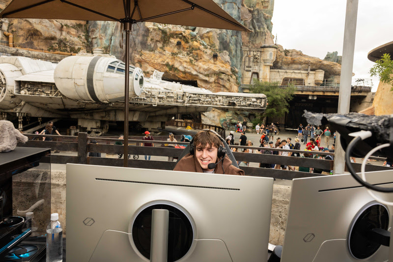 Disney realiza primeira livestream de Fortnite e supera 400 mil espectadores em mais de três horas Disney realiza primeira livestream de Fortnite e supera 400 mil espectadores em mais de três horas