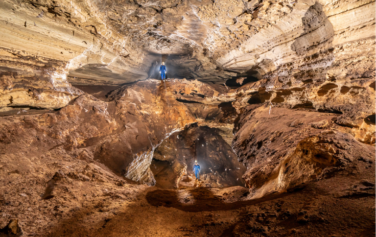 Turismo em cavernas ganha impulso com diretrizes para capacitação de guias e condutores Turismo em cavernas ganha impulso com diretrizes para capacitação de guias e condutores