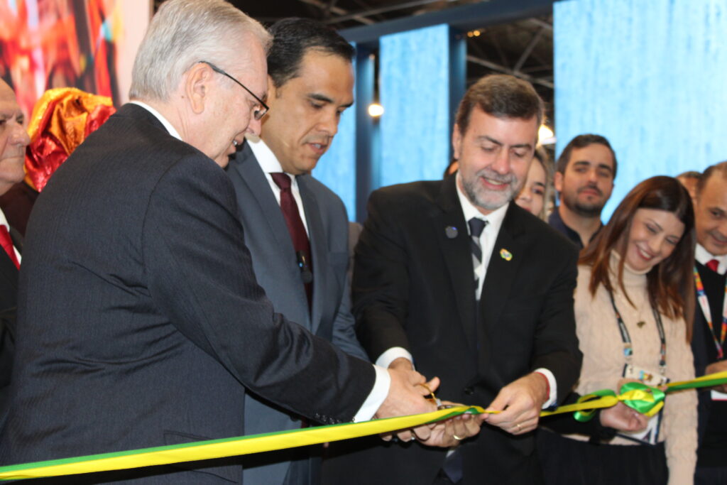 Brasil corta a fita na Fitur 2026 e inaugura estande com discurso de recordes e otimismo para o turismo internacional; veja fotos Brasil corta a fita na Fitur 2026 e inaugura estande com discurso de recordes e otimismo para o turismo internacional; veja fotos