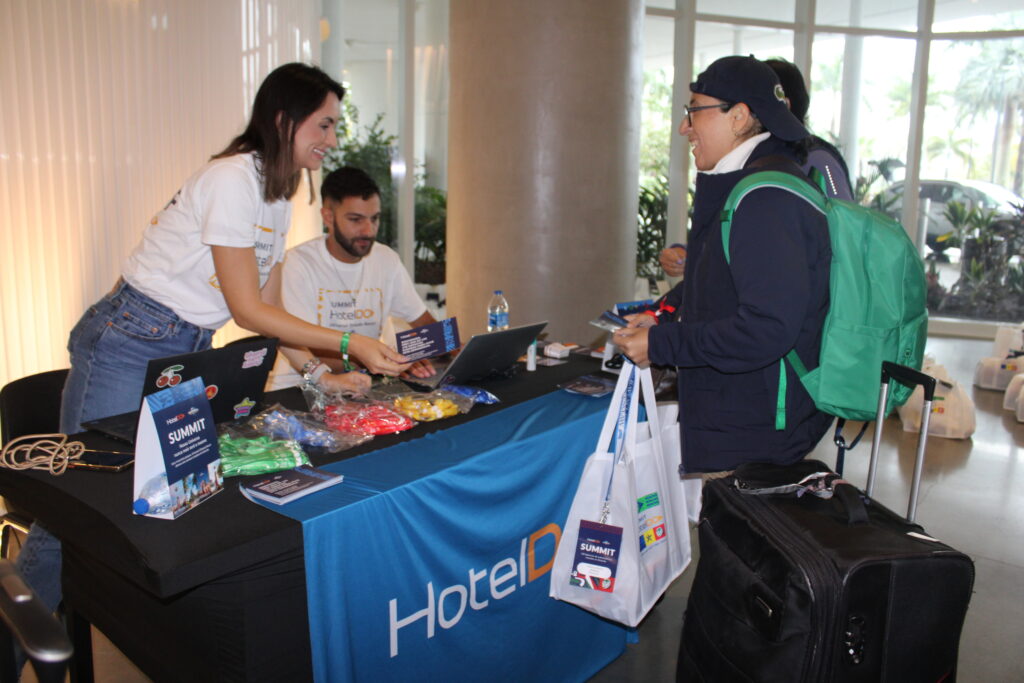 Summit HotelDo: 150 agentes chegam a Orlando para imersão técnica; confira a programação Summit HotelDo: 150 agentes chegam a Orlando para imersão técnica; confira a programação