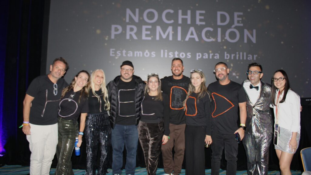 Noite de premiação da HotelDO celebra parcerias, fidelidade e experiências inesquecíveis no Summit