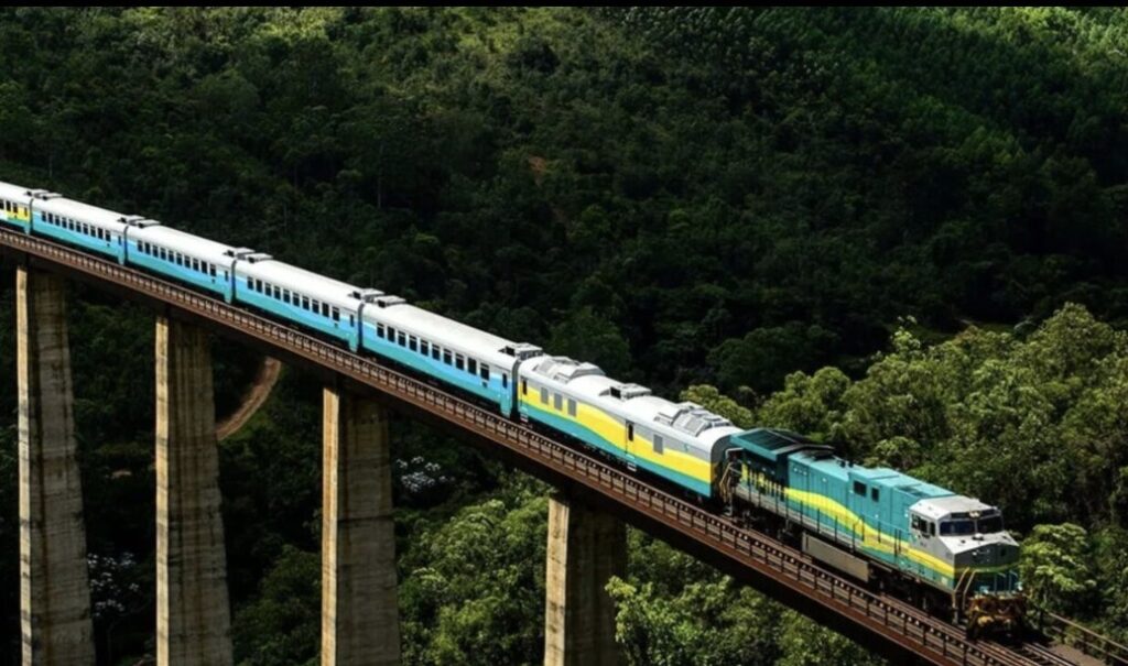 Trem Vitória–Minas reforça papel turístico com serviço noturno nas férias Trem Vitória–Minas reforça papel turístico com serviço noturno nas férias