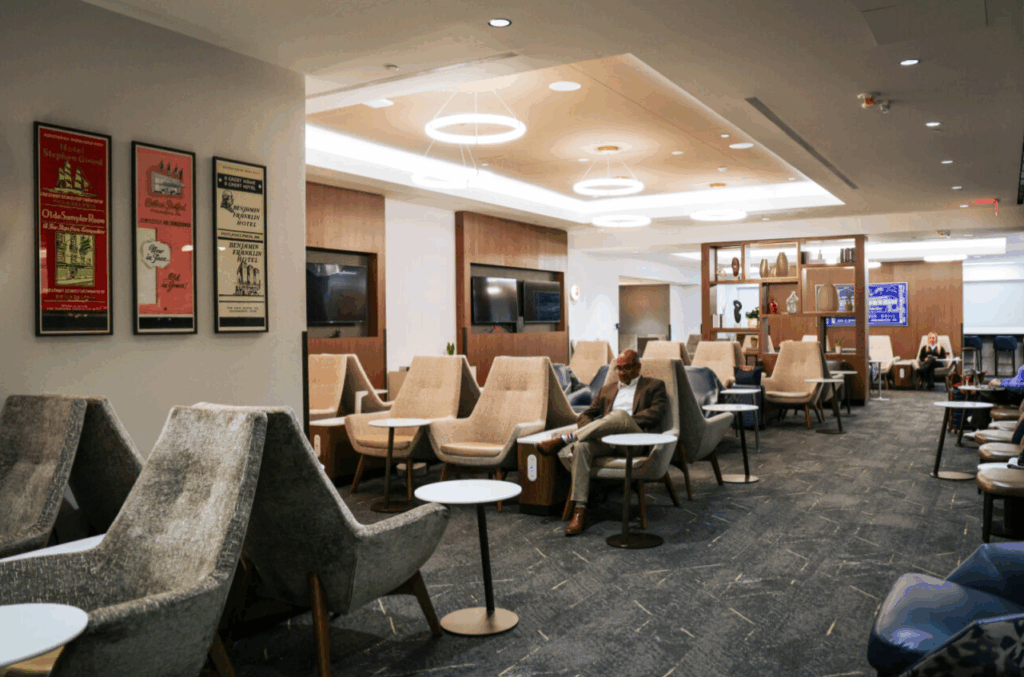 Lounges renovados na Filadélfia e em Atlanta e o primeiro Sky Club em Las Vegas: confira as novidades nas salas VIP da Delta Lounges renovados na Filadélfia e em Atlanta e o primeiro Sky Club em Las Vegas: confira as novidades nas salas VIP da Delta