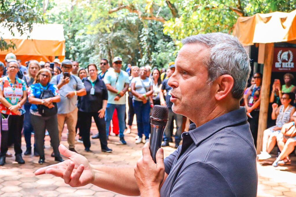 Terra dos Dinos reúne 250 guias em evento exclusivo e reforça o turismo no estado do Rio de Janeiro Terra dos Dinos reúne 250 guias em evento exclusivo e reforça o turismo no estado do Rio de Janeiro