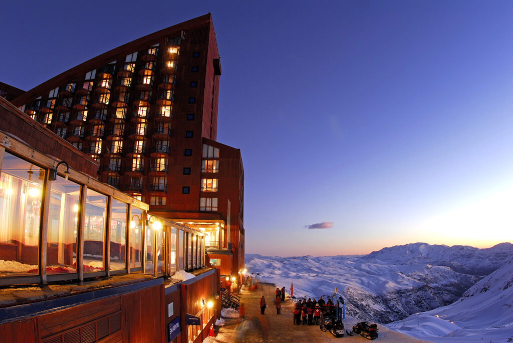 Valle Nevado lança pré-venda do inverno 2026 com até 50% de desconto e acesso a duas estações de esqui Valle Nevado