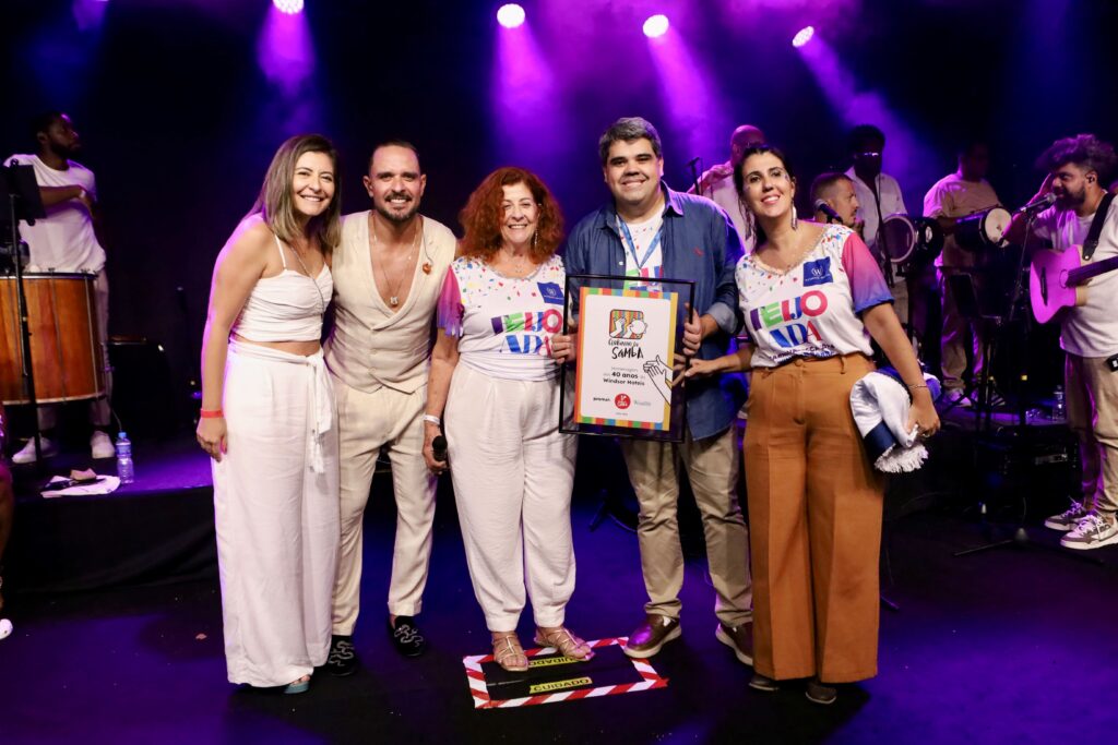 Windsor Hoteis promove feijoada de Carnaval com show de Diogo Nogueira Clarisse Nogueira, Diogo Nogueira, Ângela Nogueira, Vitor Almeida e Bianca Rodrigues (Divulgação/RT Fotografia/Windsor Hoteis)