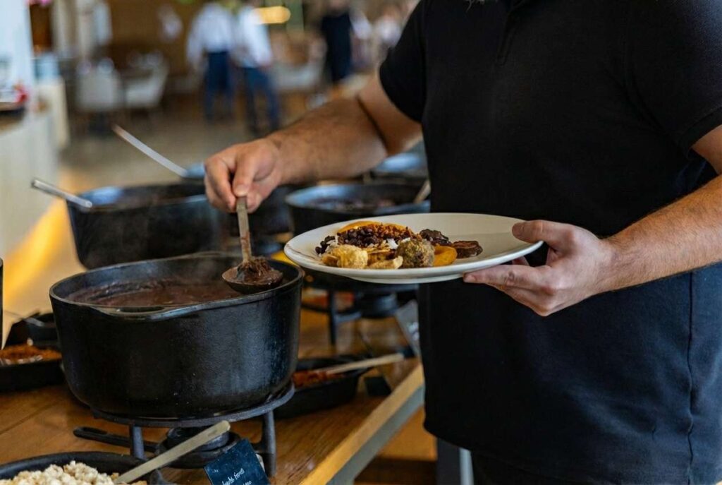 Hotel Nacional: Feijoada das Campeãs no pós-Carnaval 2026 já está a venda Hotel Nacional: Feijoada das Campeãs no pós-Carnaval 2026 já está a venda