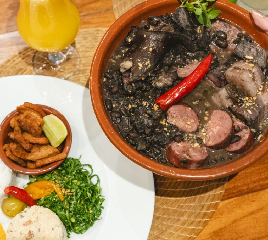 Lagune Barra Hotel promove a sua tradicional Feijoada de Carnaval a partir de R$ 119 Lagune