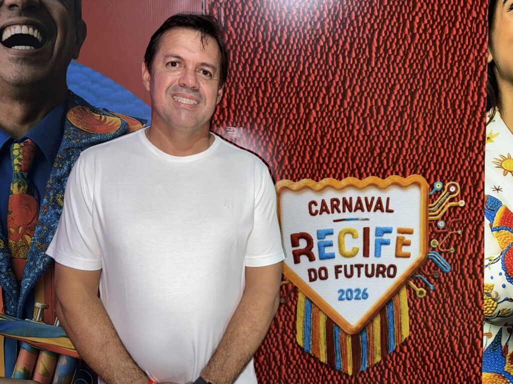 Carnaval do Recife deve movimentar R$2,7 bilhões e atrair 3,5 milhões de pessoas, afirma secretário do turismo Carnaval do Recife deve movimentar R$2,7 bilhões e atrair 3,5 milhões de pessoas, afirma secretário do turismo