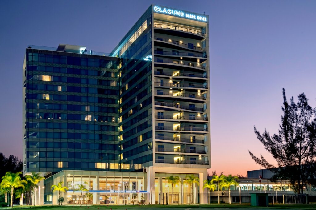 Lagune Barra Hotel investe em agenda de shows para atrair turistas ao Rio Lagune