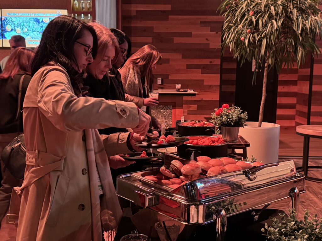 Florida Huddle dá largada em Orlando com evento no Live! at the Pointe; veja a galeria de fotos