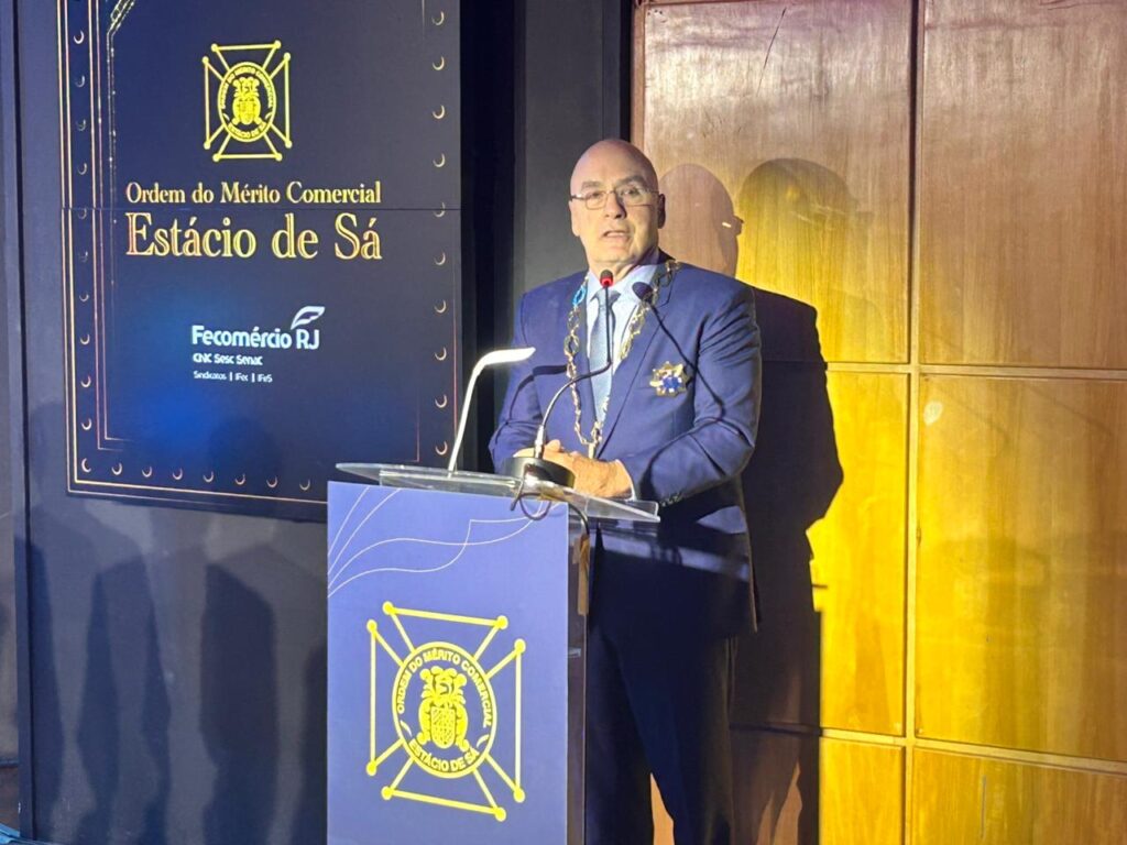 Fecomércio RJ condecora lideranças do estado com a Ordem do Mérito Comercial Estácio de Sá Fecomércio RJ condecora lideranças do estado com a Ordem do Mérito Comercial Estácio de Sá
