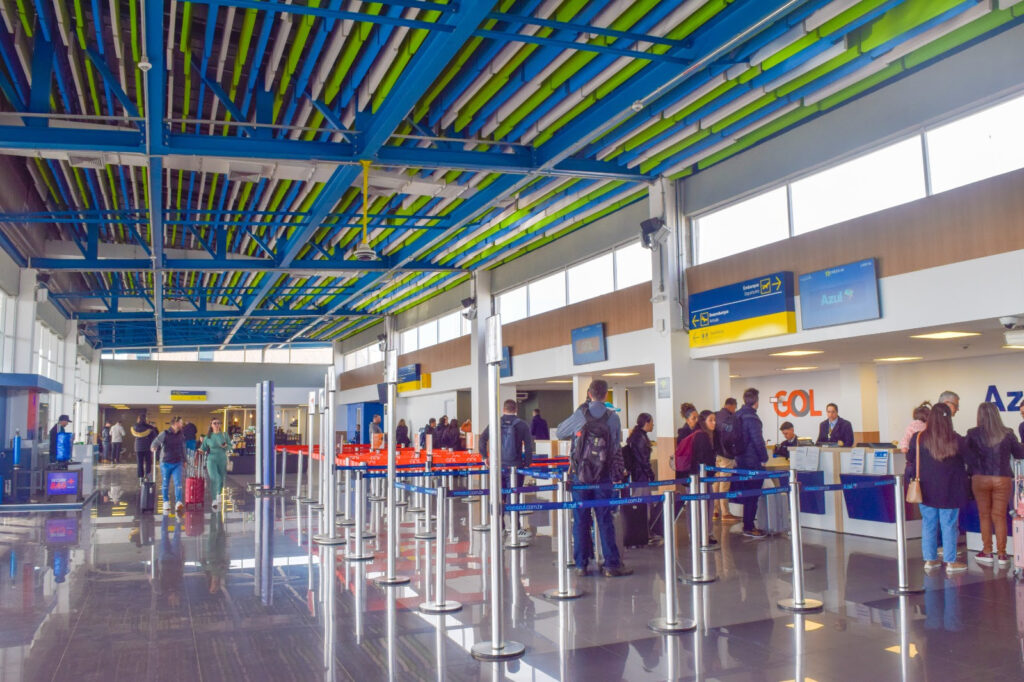Aeroporto de Chapecó deve receber aproximadamente 7 mil passageiros no Carnaval Aeroporto de Chapecó deve receber aproximadamente 7 mil passageiros no Carnaval