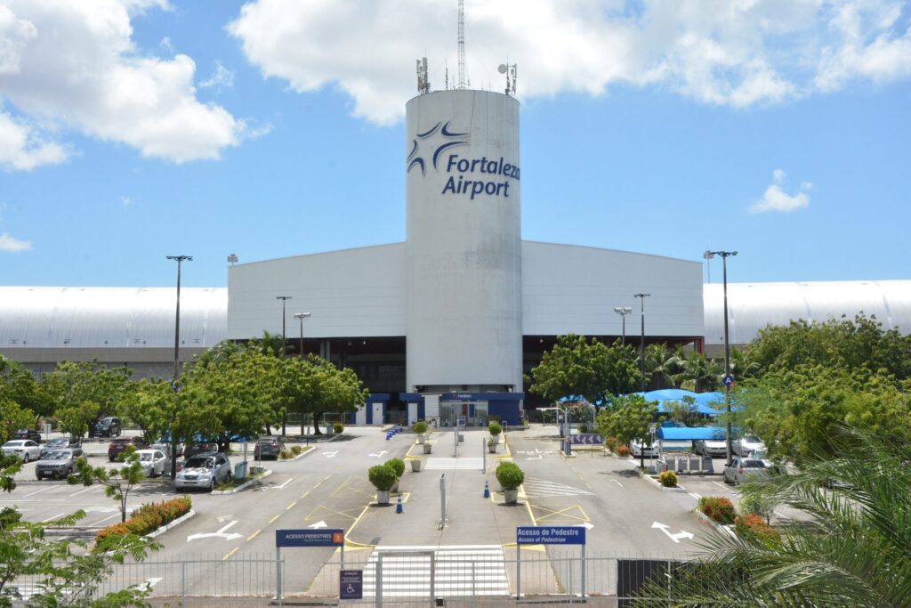 Procon Fortaleza multa Fraport em R$ 3,1 milhões por retirada de cadeiras no aeroporto de Fortaleza Procon Fortaleza multa Fraport em R$ 3,1 milhões por retirada de cadeiras no aeroporto de Fortaleza