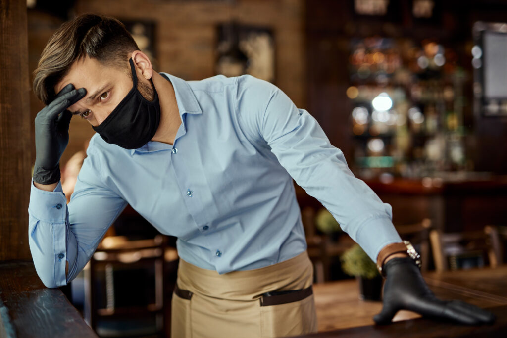 Burnout no trabalho: hotelaria, marketing e transporte lideram alerta no Brasil burnout