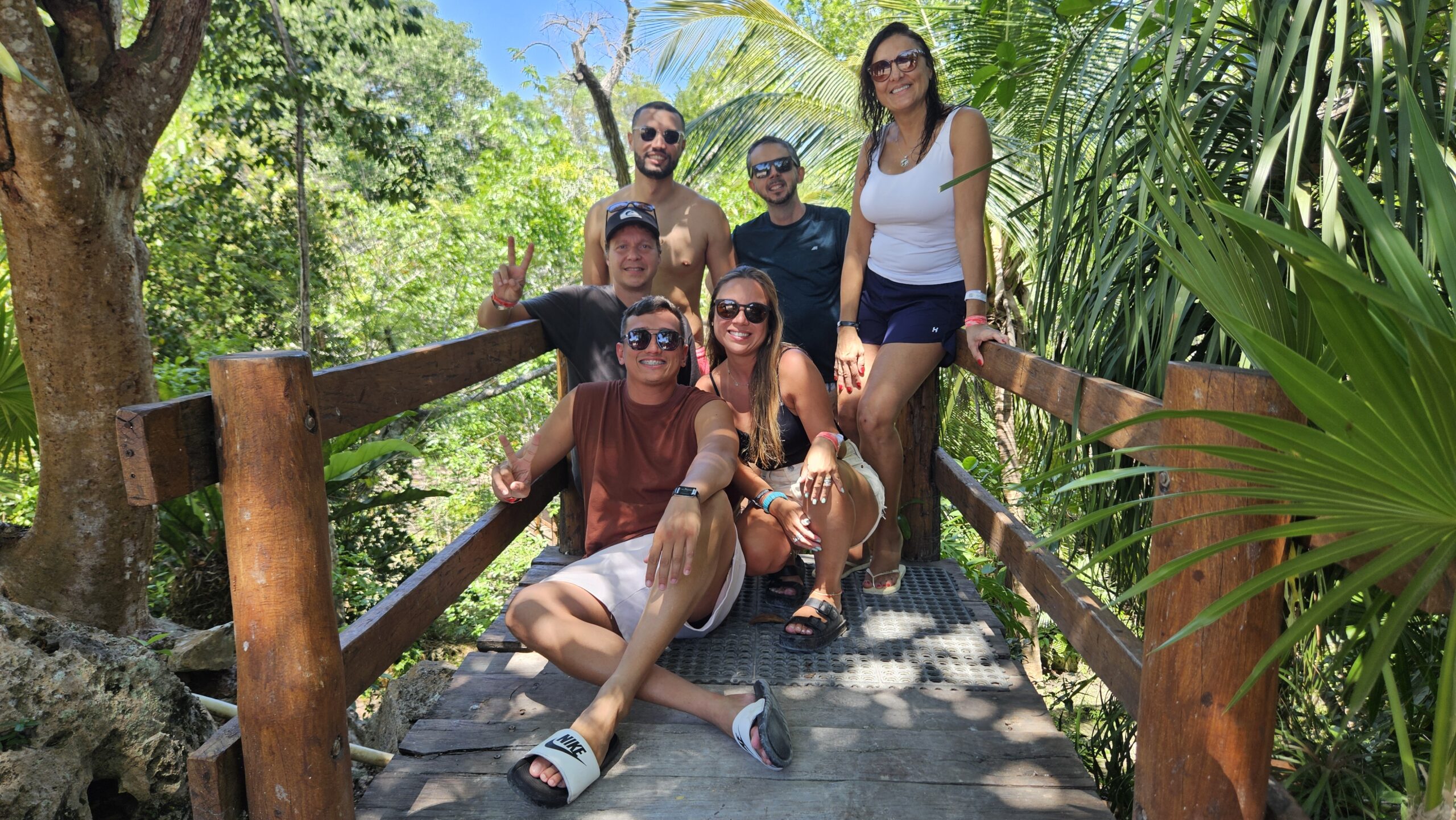 Trade brasileiro visitam cenotes de Tulum