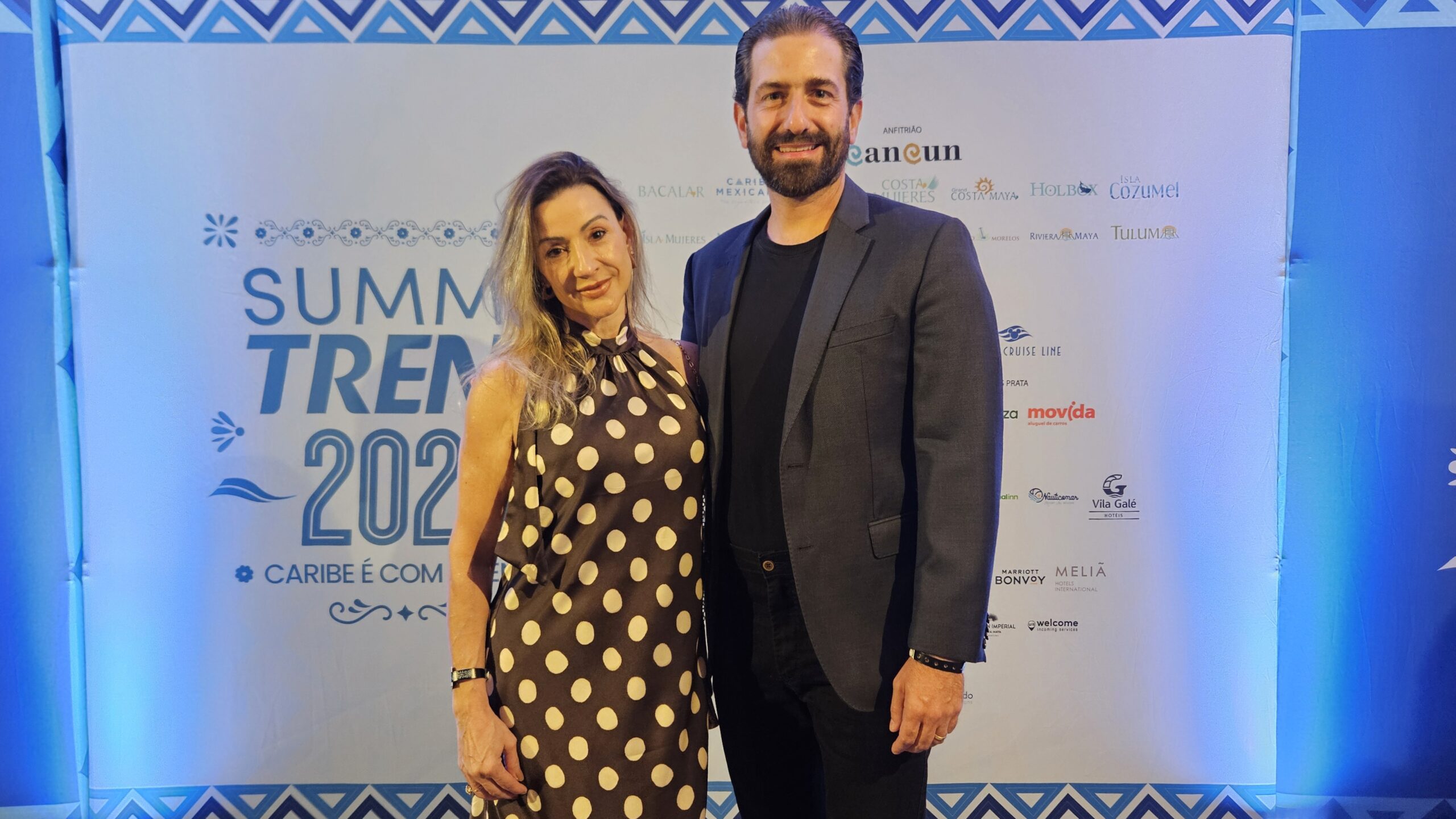 Darly Cidral, da Cosmus Turismo, com Bruno Heleno, da Trend Viagens