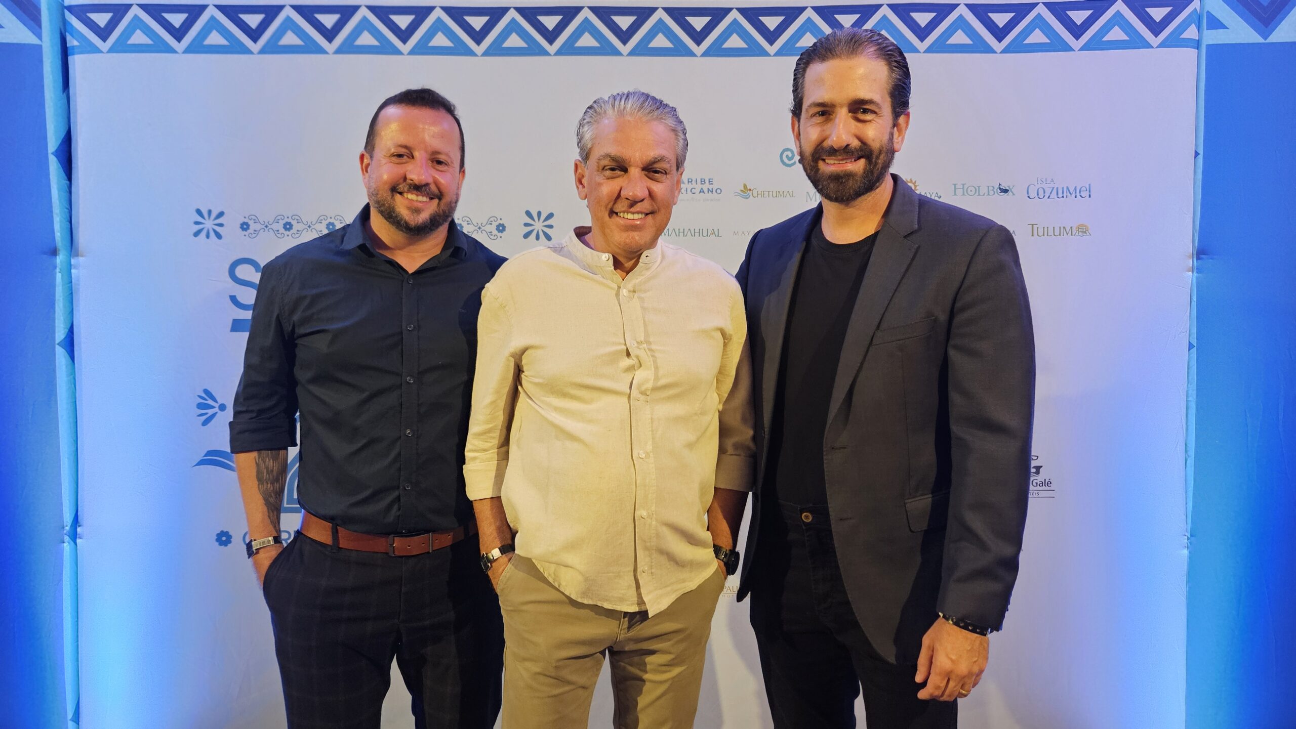 Fernando Santos, da Conextravel, com Everaldo Filho e Bruno Heleno, da Trend Viagens
