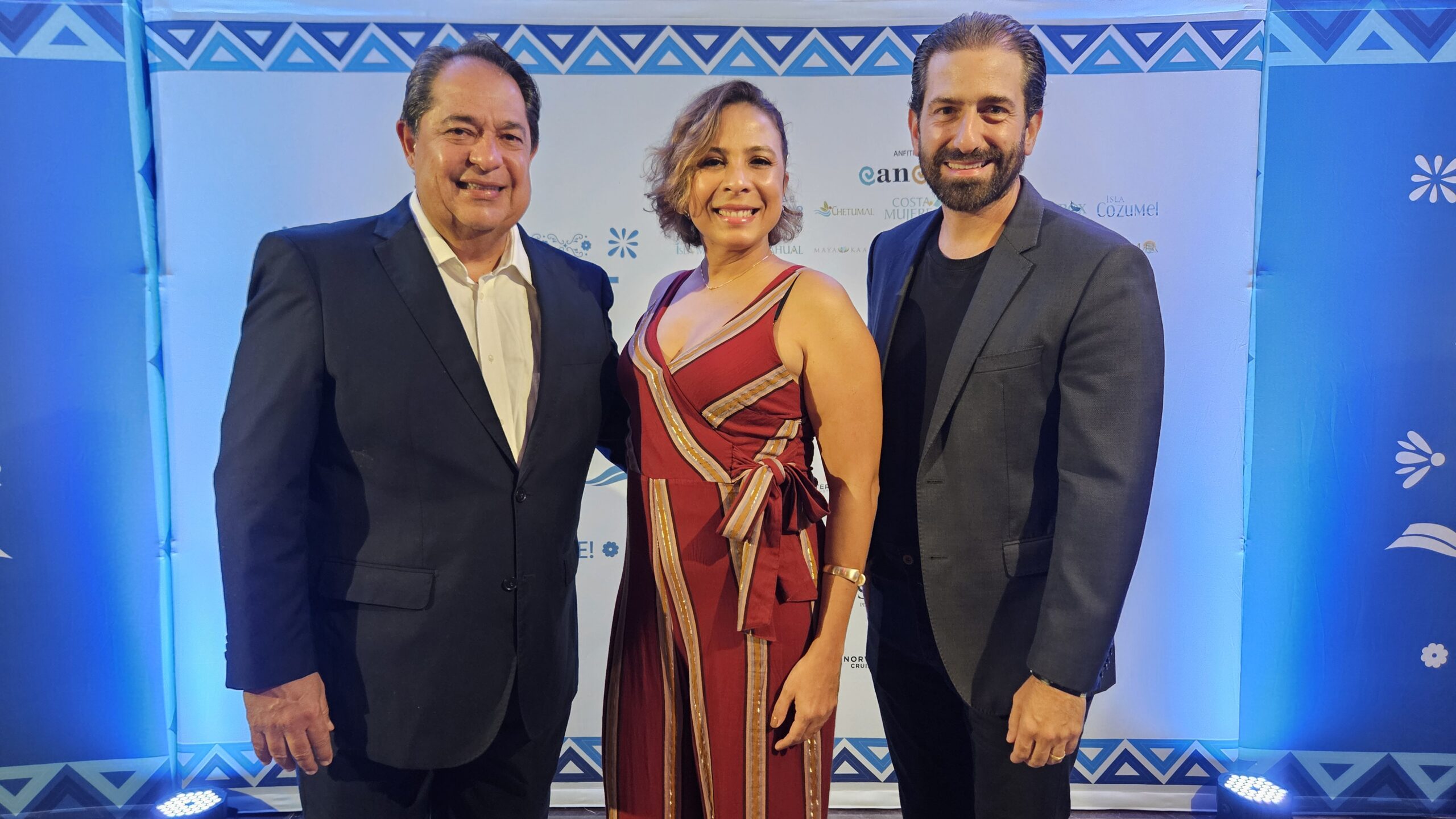 José Alves, da Plus Viagens, com Cássia Valle e Bruno Heleno, da Trend Viagens