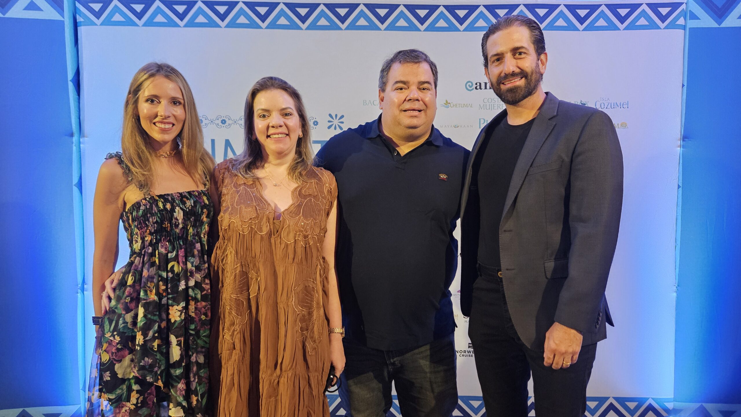 Elis Crestane e Luiz Gomes, da LCA Viagens, com Tathiana Pasciani, da CVC Corp, e Bruno Heleno, da Trend Viagens