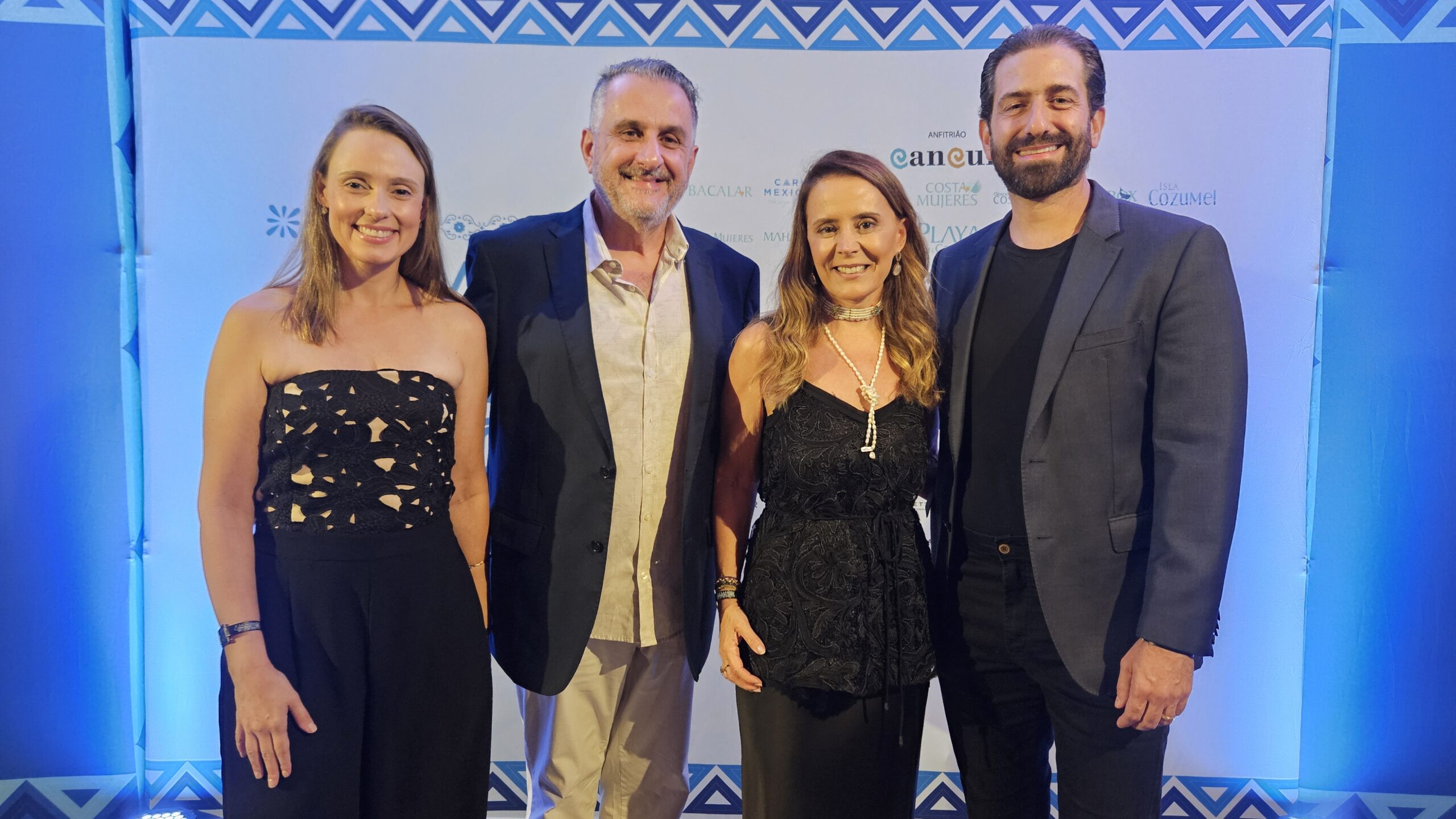 Juliana Magalhães, da Tia Zirinha Turismo, com Tathiana Pasciani e Claiton Armelin, da CVC Corp, e Bruno Heleno, da Trend Viagens
