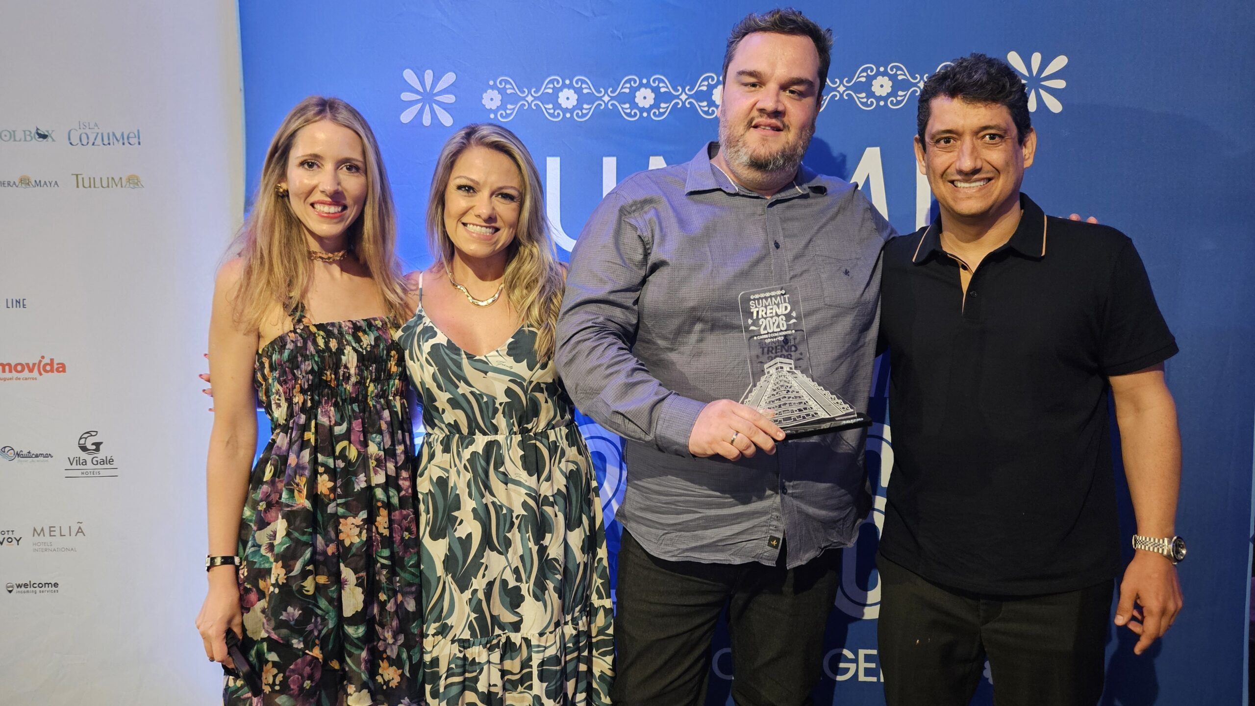 João Paulo Vianna, da Trade Turismo, com Noah Britto, Livia Vale e Vinicius Ottoni, da Trend Viagens