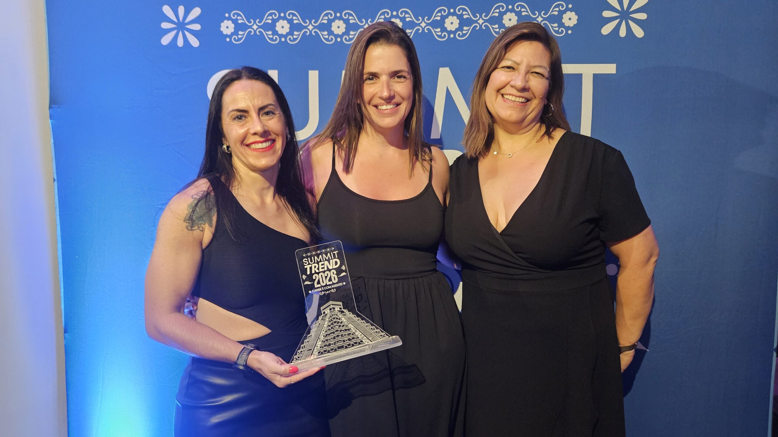Janaína Maria, da Trend Viagens, com Renata Meyer e Edith Sanchezllanes, do Oasis