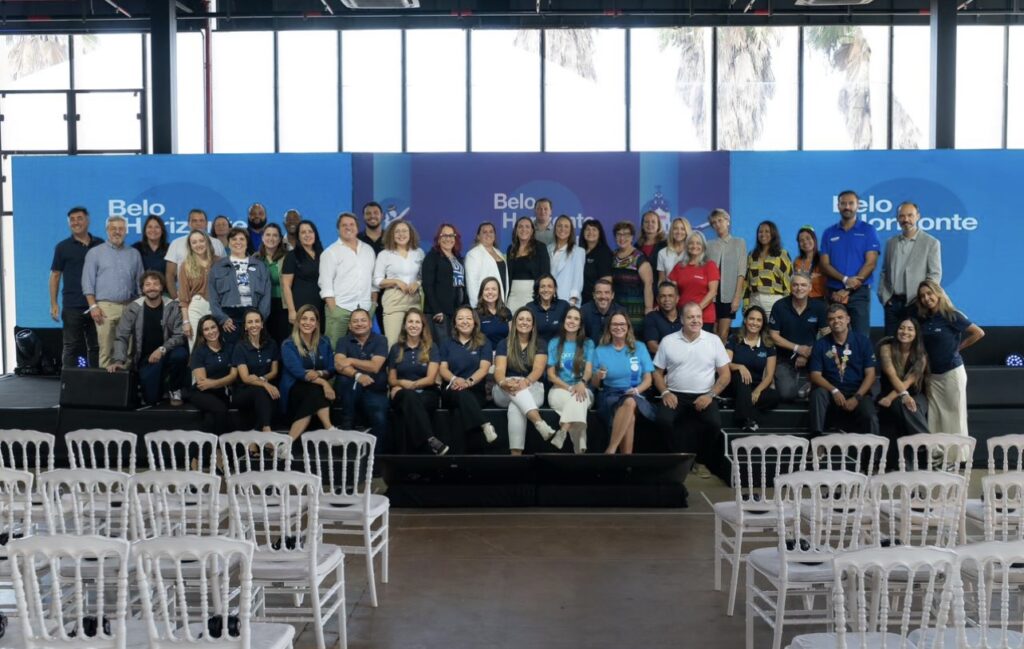 Azul Viagens reúne 300 agentes em MG e lança formato internacional do “Agente Tá On” azul viagens