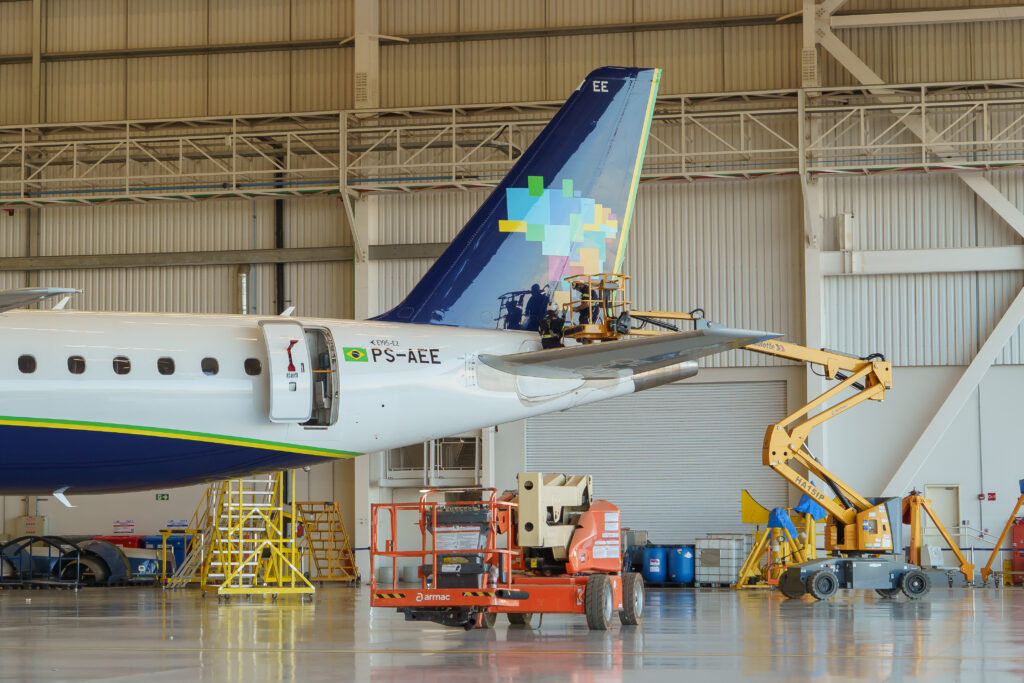 Hangar da Azul completa 6 anos como referência em tecnologia e inovação azul