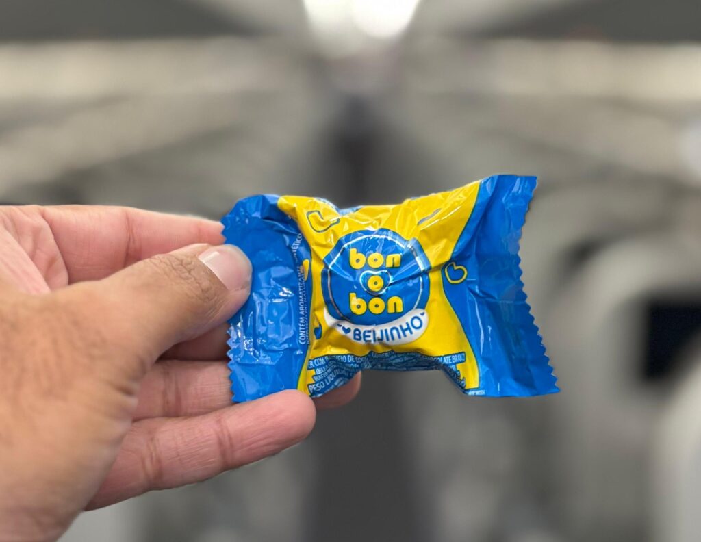 Azul distribui chocolates e promove ações especiais de Páscoa em voos pelo Brasil Azul distribui chocolates e promove ações especiais de Páscoa em voos pelo Brasil