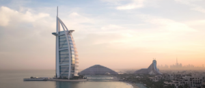 Decisão ocorre após danos na estrutura do Burj Al Arab e em meio a tensões e guerra na região