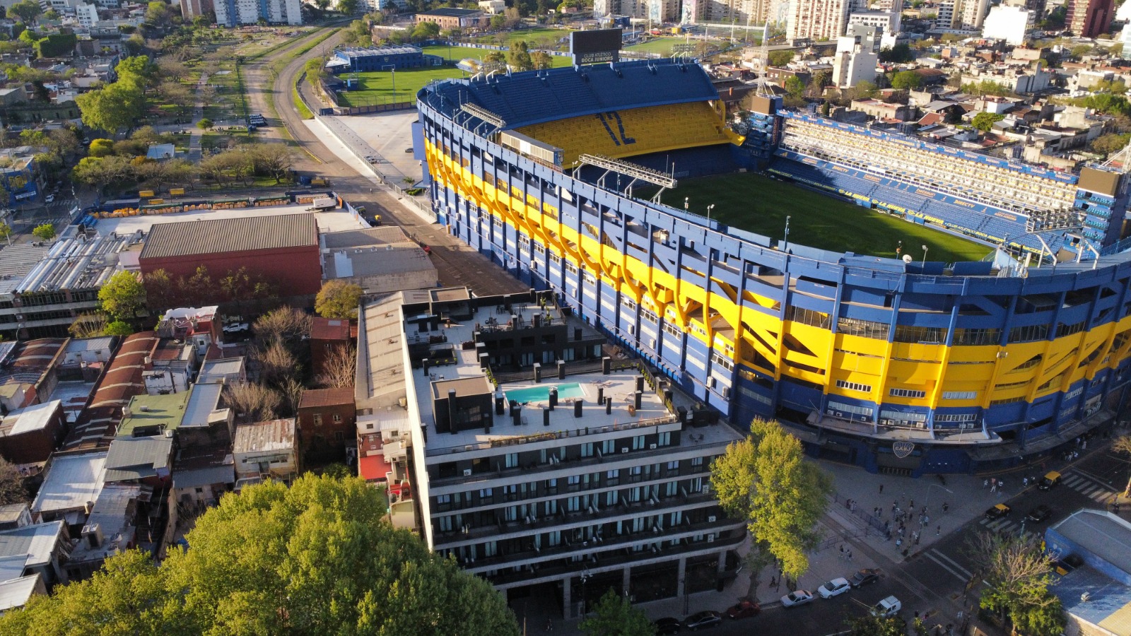 3 destinos icônicos unem turismo e futebol no ano da Copa de 2026 La Bombonera