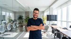 Com a entrada de Nando Tabchoury, a B2P Operadora sinaliza uma estratégia de expansão comercial mais agressiva (Freepik/Rawpixel)